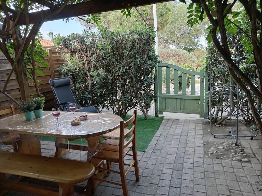 Jolie Maisonnette Dans Residence Calme Avec Piscine Le Barcarès Eksteriør bilde